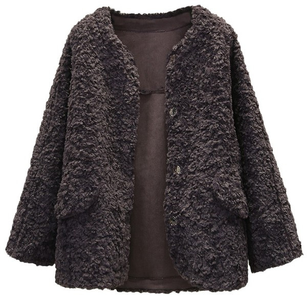 Modern női pehelykabát gombokkal és zsebekkel