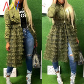 Női tavaszi kabát fürtökkel és cipzárral