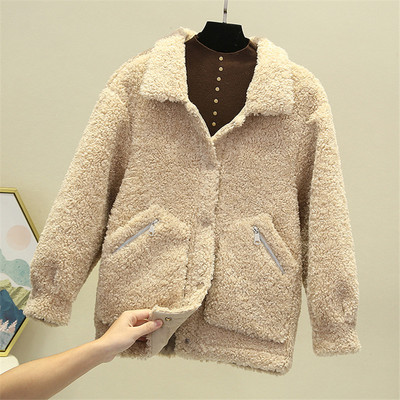 Зимно дамско късо палто с копчета и джобове 