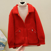 Női kabát zsebekkel és gombokkal télre is alkalmas