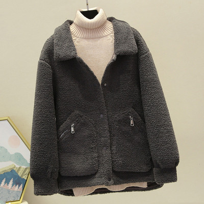 Női kabát zsebekkel és gombokkal télre is alkalmas