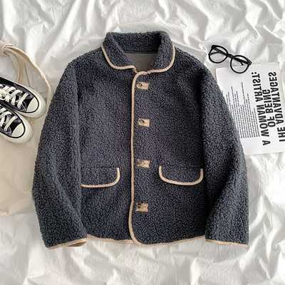 Дамско късо пухено палто с копчета