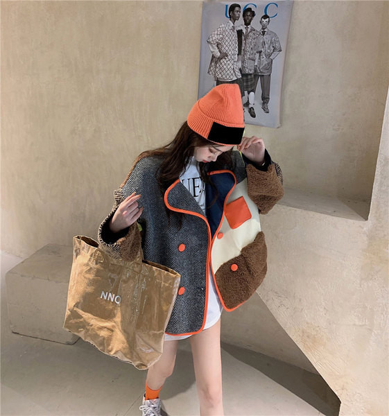 Új modell színes női kabát széles modell klasszikus gallérral