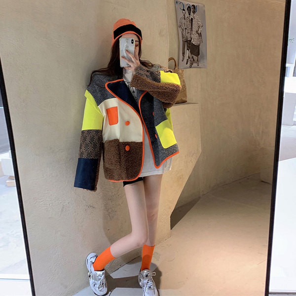 Új modell színes női kabát széles modell klasszikus gallérral