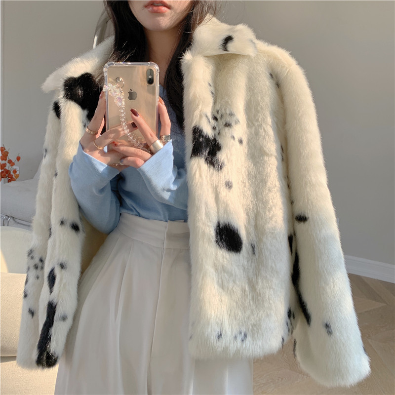 Új modell pehely női kabát fehér színben