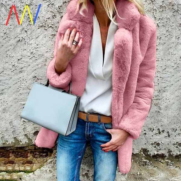 Modern pehelykabát klasszikus gallérral