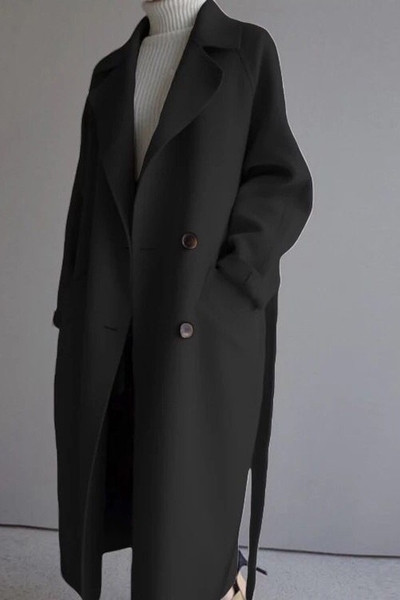 Stilingas moteriškas palto ilgas modelis su V formos iškirpte ir kišenėmis