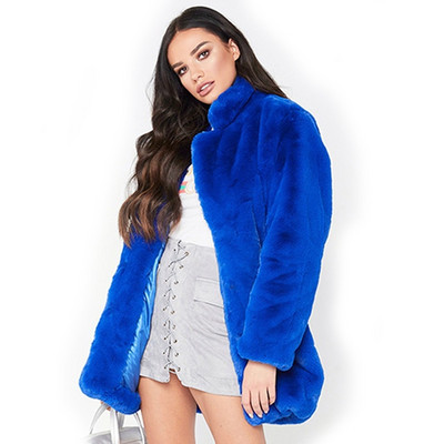 Hosszú pehelykabát széles modellzsebekkel