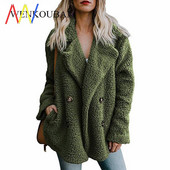 Широк модел пухено палто с двуредно закопчаване