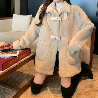 Дамско плюшено палто с висока яка и джобове