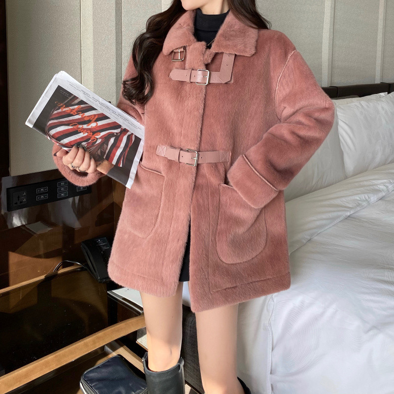 Дамско плюшено палто с висока яка и джобове