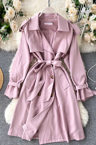 Дамско дълго палто с колан на талията - розов цвят