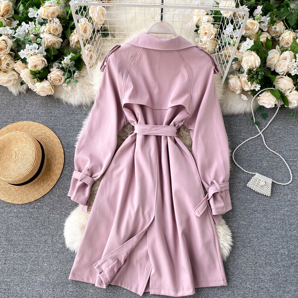 Дамско дълго палто с колан на талията - розов цвят