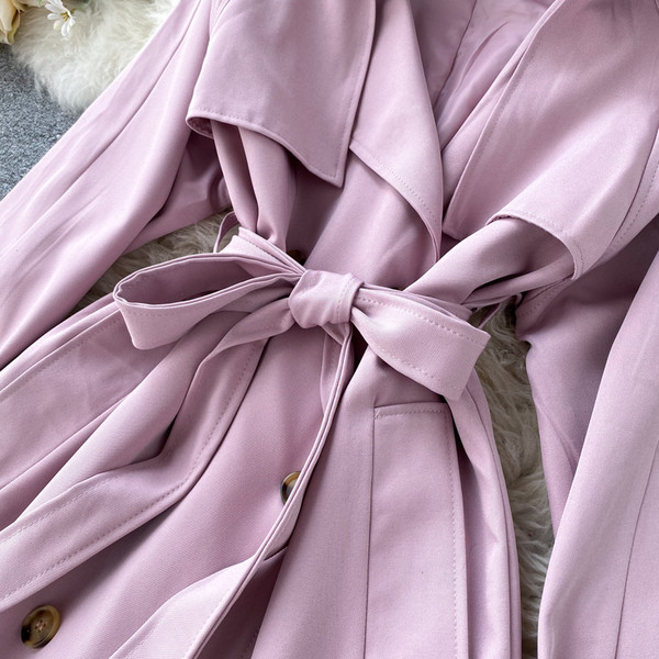 Дамско дълго палто с колан на талията - розов цвят