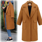 Hosszú őszi kabát nagy zsebekkel és klasszikus gallérral