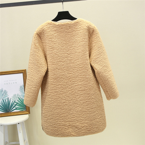 Napi hosszú női kabát gombokkal