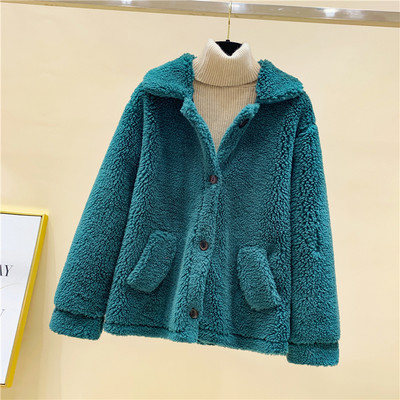 Пухено ежедневно палто с джобове и копчета