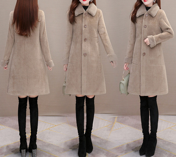 Нов модел дамско пухено палто с яка и джобове