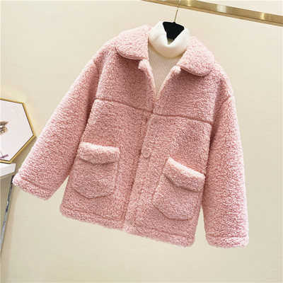 Modern női pehelykabát zsebekkel