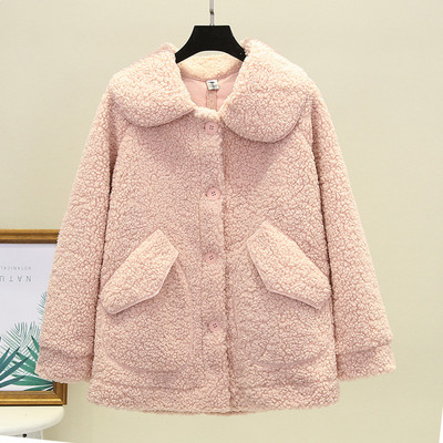 Пухено дамско палто с копчета и джобове 