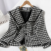 Kratki retro ženski kaput crno-bijele boje