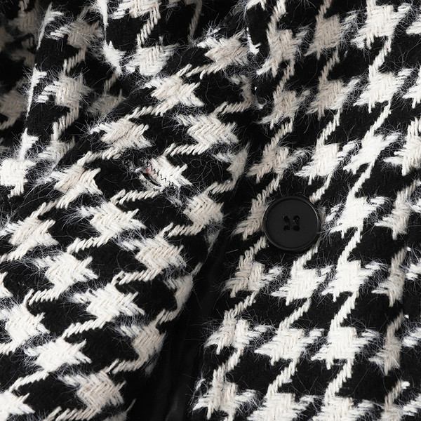 Kratki retro ženski kaput crno-bijele boje