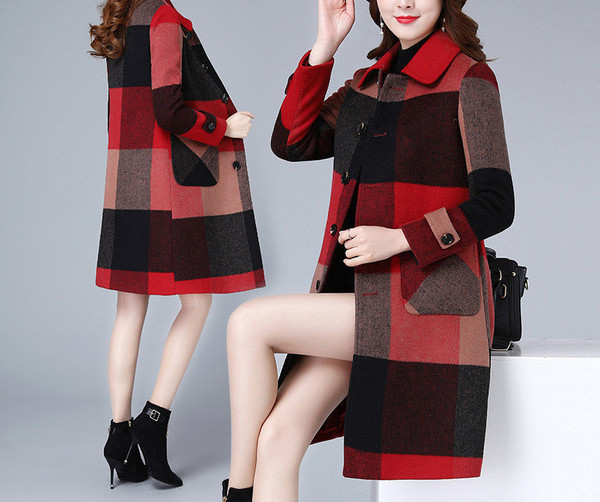 Hosszú, gombos női télikabát