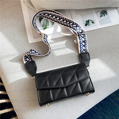 Női mini táska érdekes füllel négy színben: fekete, zöld, világoskék, piros