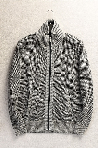 Férfi gyapjúmellény cipzárral és magas gallérral