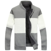 Férfi kötött kardigán cipzárral és alacsony gallérral