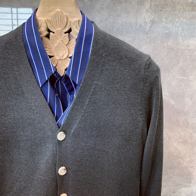 Ανδρική καθημερινή ζακέτα με κουμπιά και λαιμόκοψη