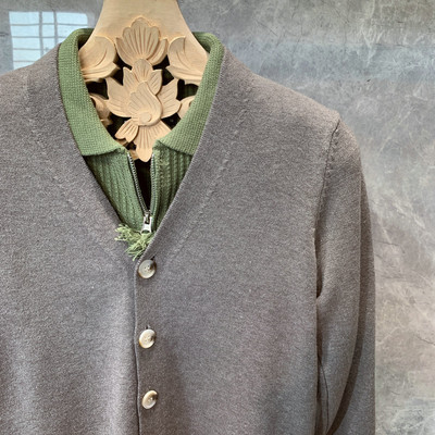 Ανδρική καθημερινή ζακέτα με κουμπιά και λαιμόκοψη