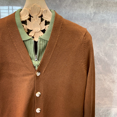 Ανδρική καθημερινή ζακέτα με κουμπιά και λαιμόκοψη