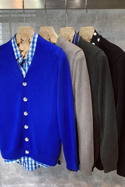 Ανδρική καθημερινή ζακέτα με κουμπιά και λαιμόκοψη