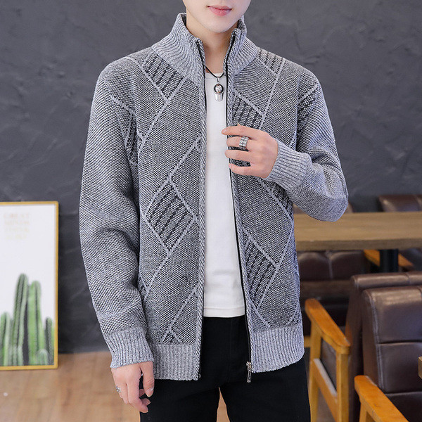 Moderan muški prsluk s patentnim zatvaračem i visokim ovratnikom