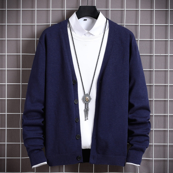 Modern, őszre alkalmas férfi mellény, gombokkal