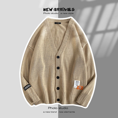 Alkalmi férfi mellény spitz nyakkivágással és gombokkal