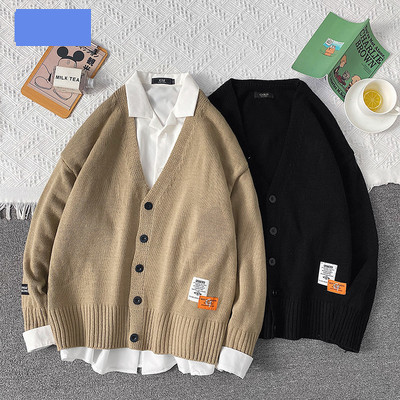 Alkalmi férfi mellény spitz nyakkivágással és gombokkal