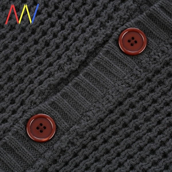 Modern férfi mellény többféle gombos modellben