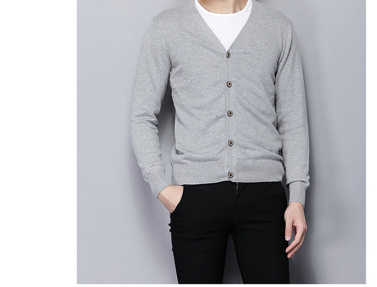 Ανδρική καθημερινή μοντέρνα  ζακέτα με κουμπιά και σπιτ ντεκολτέ κατάλληλη για το φθινόπωρο