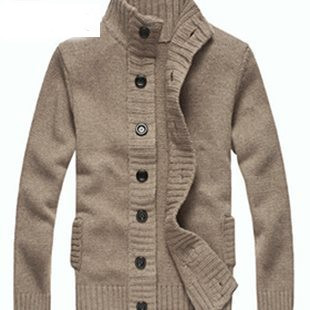 Férfi alkalmi mellény magas gallérral és gombokkal