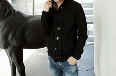 Férfi alkalmi mellény magas gallérral és gombokkal