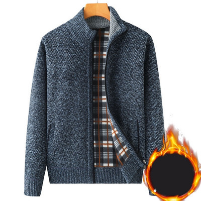 Moderan muški prsluk s patentnim zatvaračem i visokim ovratnikom s džepovima