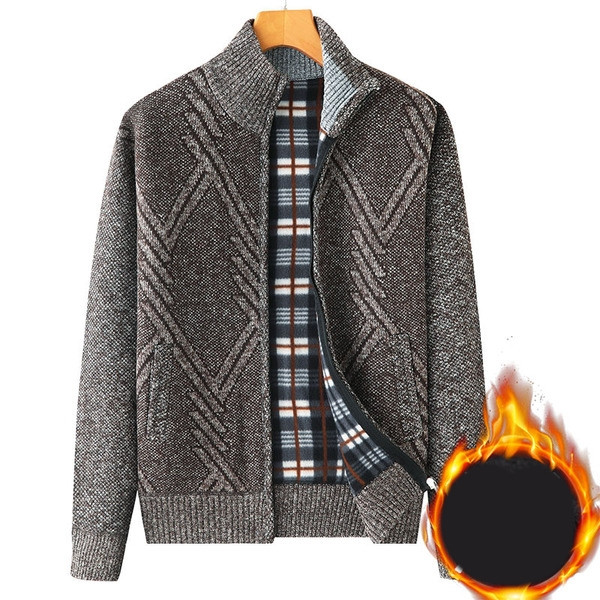 Moderan muški prsluk s patentnim zatvaračem i visokim ovratnikom s džepovima