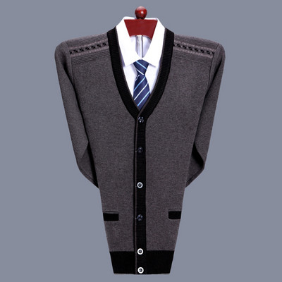 Aktuális férfi mellény gombokkal és spitz nyakkivágással