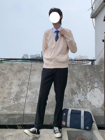 Ανδρική καθημερινή μοντέρνα  ζακέτα casual με τσέπες και ντεκολτέ