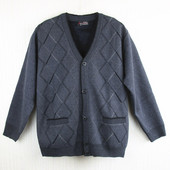 Alkalmi férfi mellény zsebekkel és gombokkal