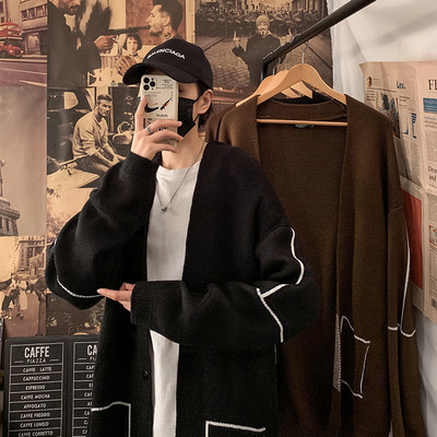 Férfi mellény gombokkal és zsebekkel