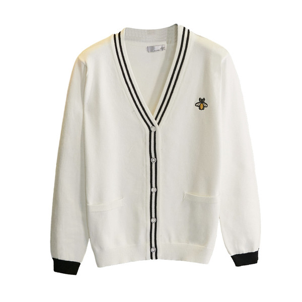 Ανδρική καθημερινή μοντέρνα  ζακέτα φθινόπωρο-χειμερινή με κουμπιά και κεντήματα