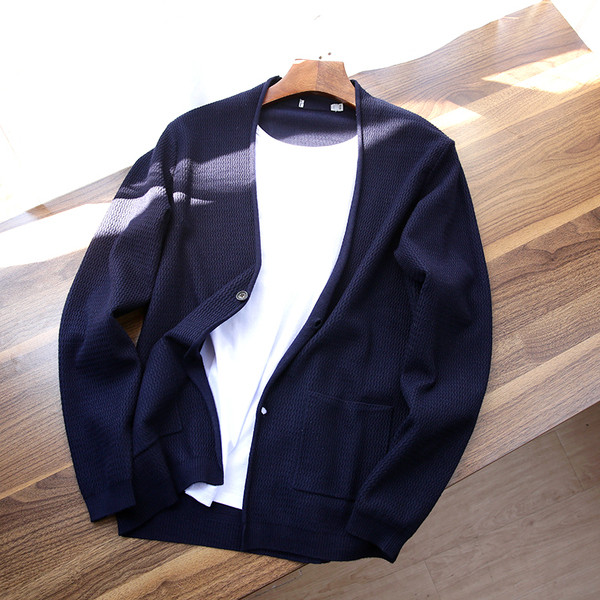 Kék színű, gombos férfi hétköznapi kardigán